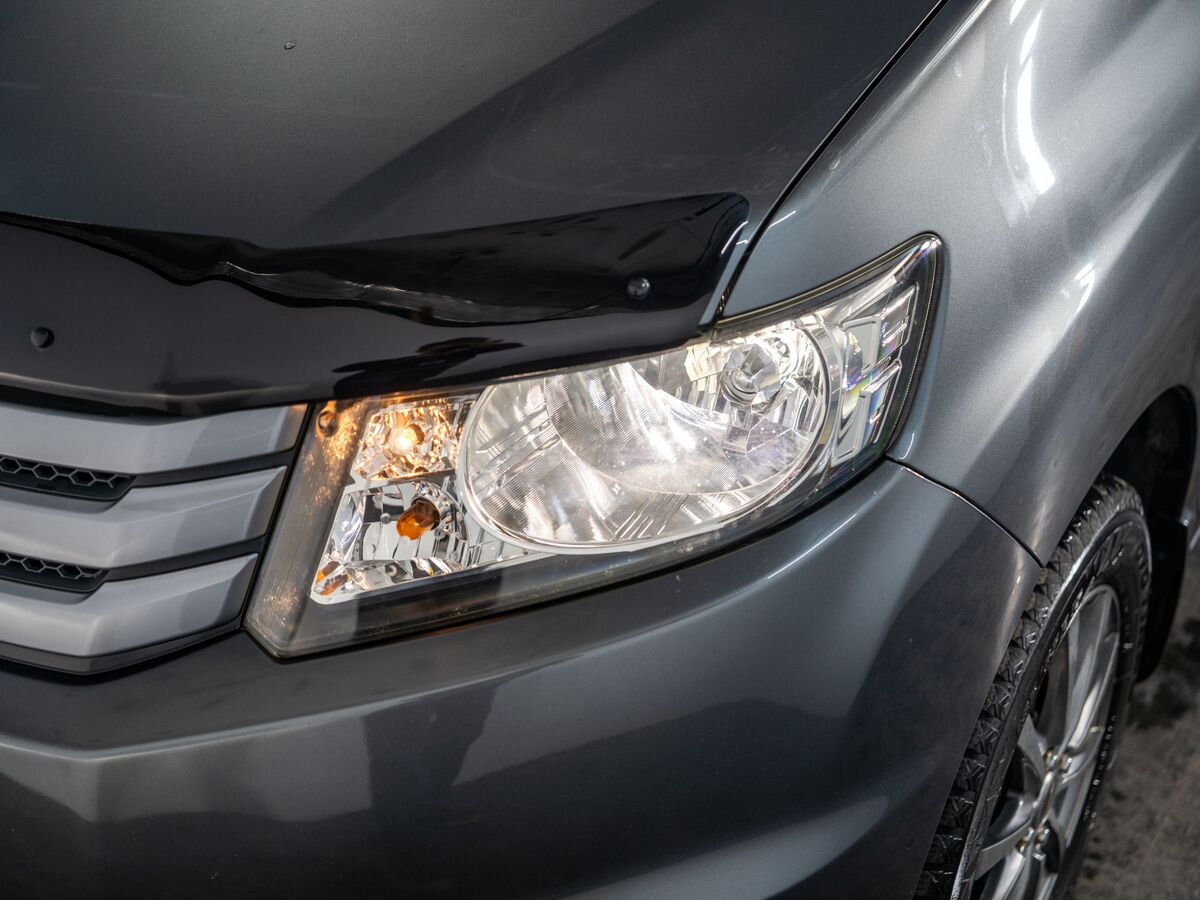 Honda Freed Spike 2010 - фото автомобиля