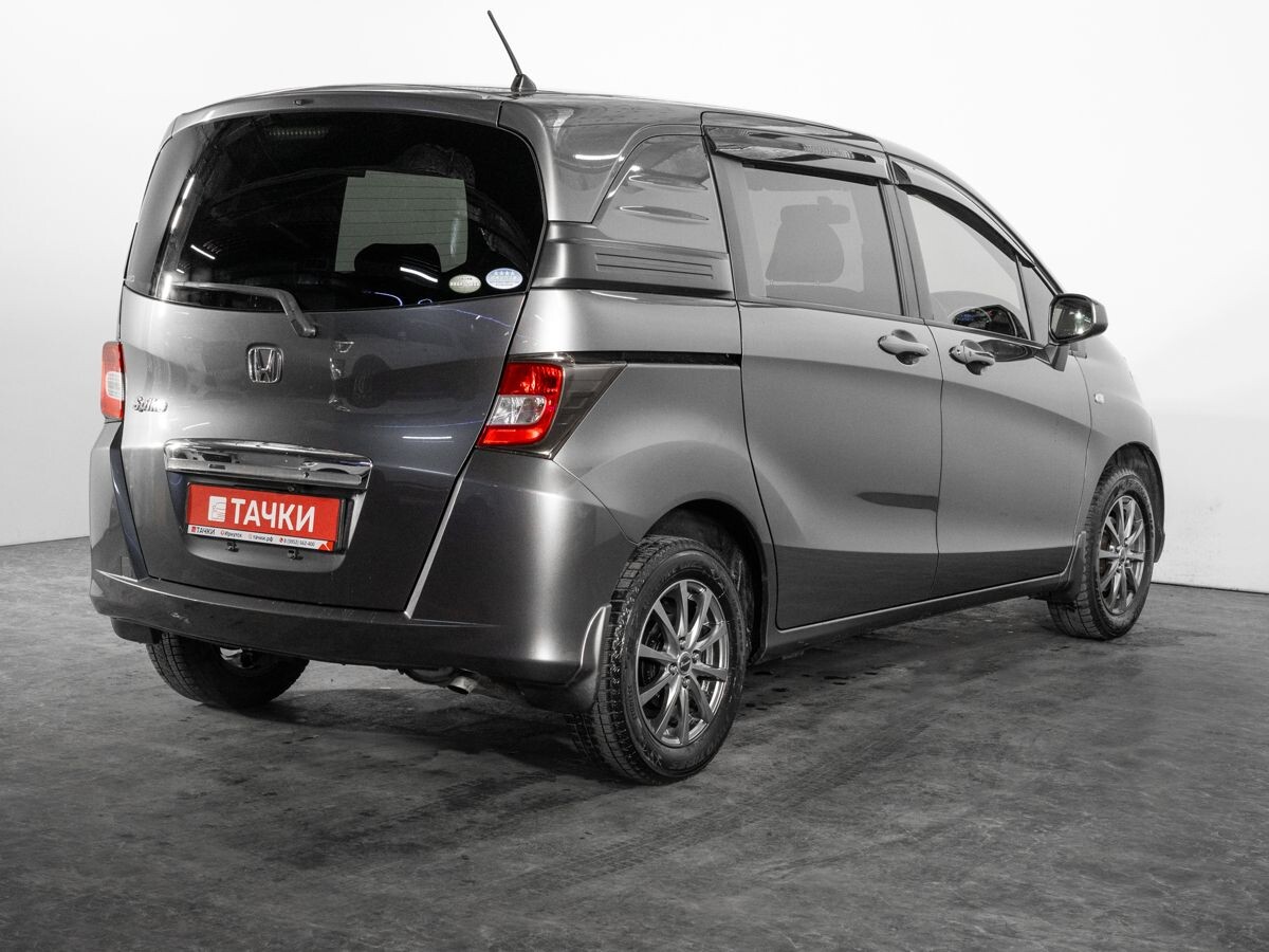 Honda Freed Spike 2010 - фото автомобиля