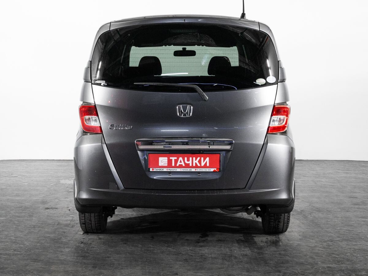 Honda Freed Spike 2010 - фото автомобиля