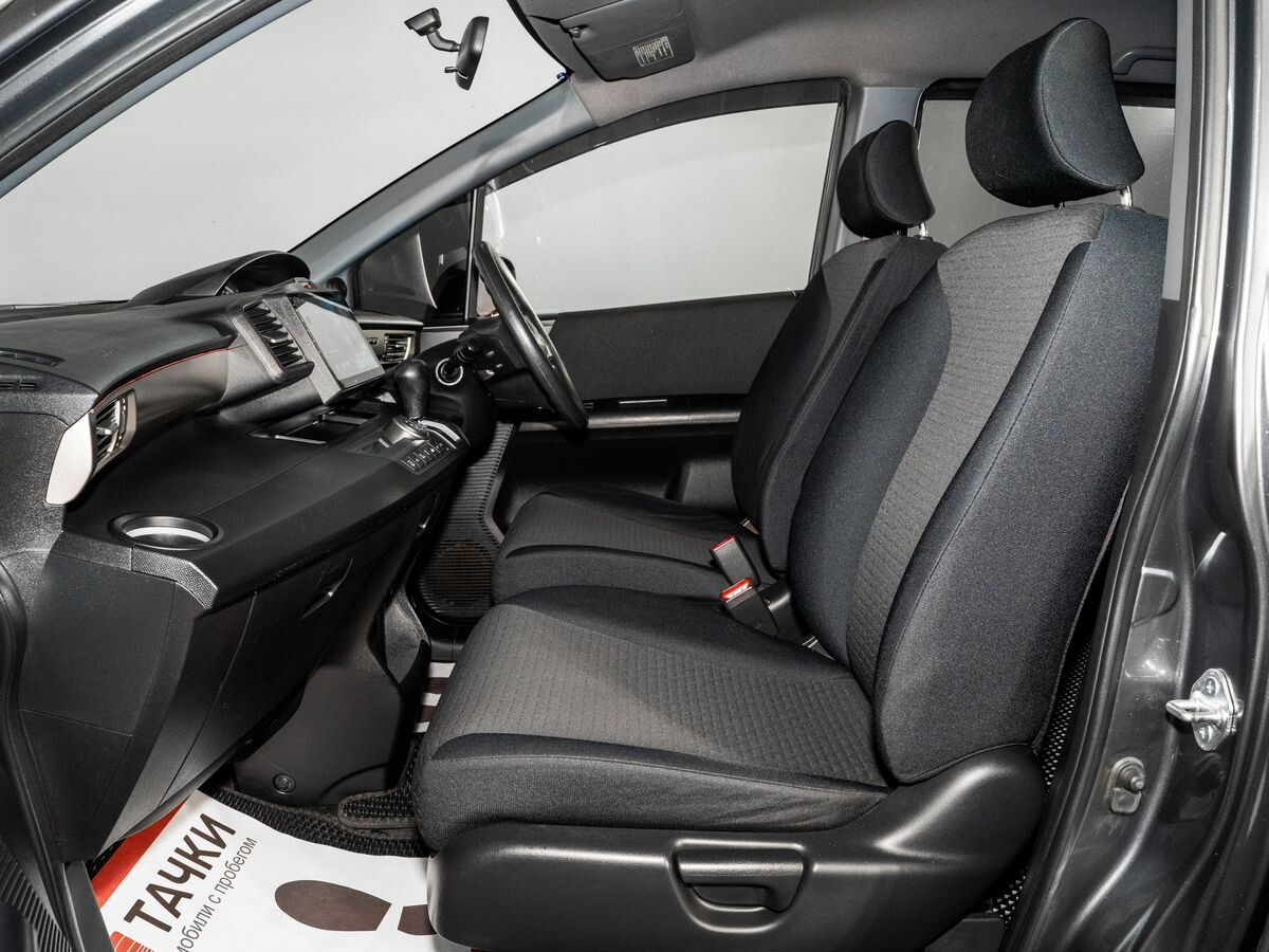 Honda Freed Spike 2010 - фото автомобиля