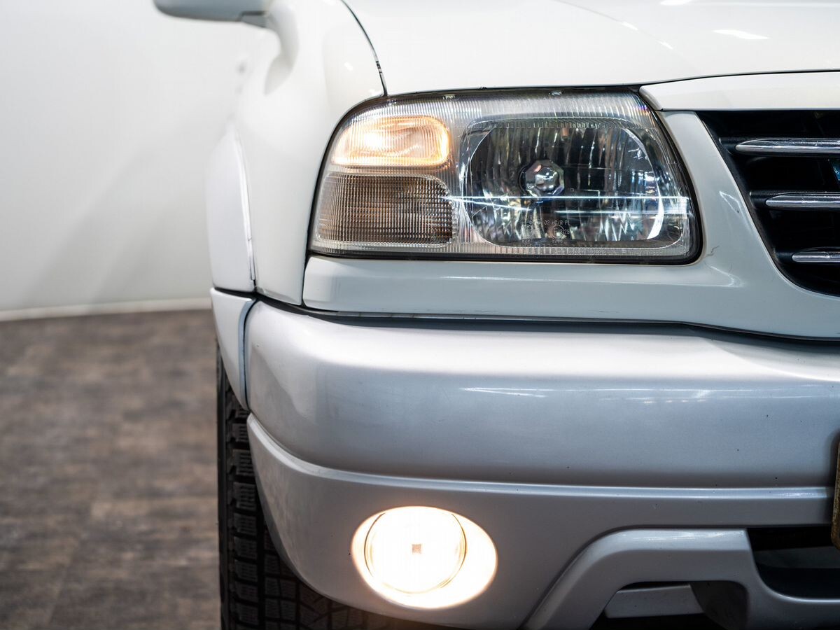 Suzuki Escudo 2003 - фото автомобиля