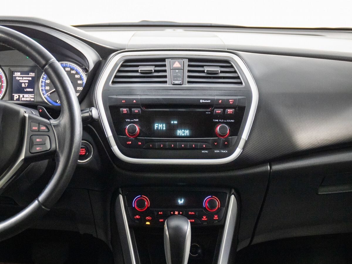 Suzuki SX4 2014 - фото автомобиля