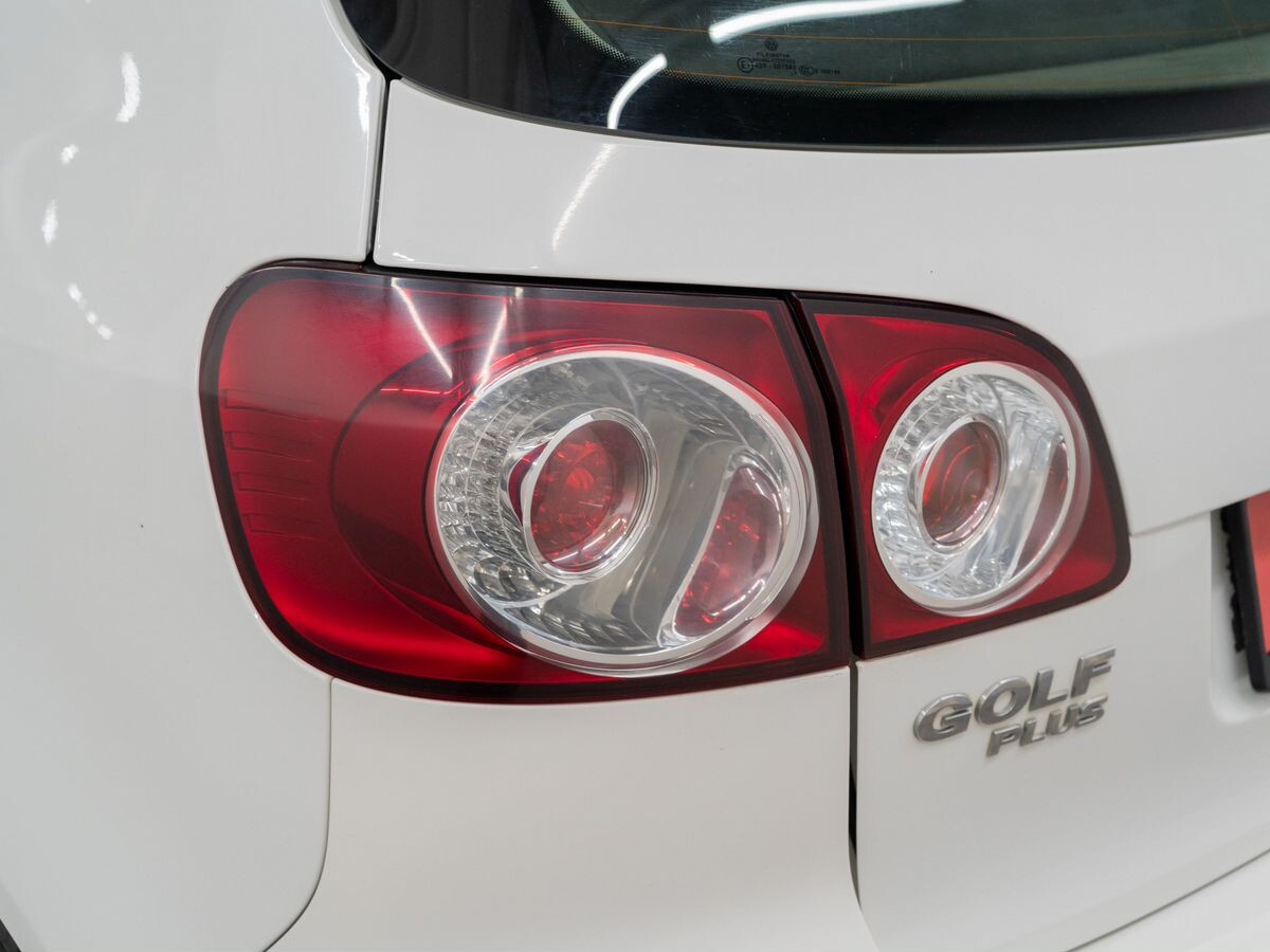 Volkswagen Golf Plus 2012 - фото автомобиля