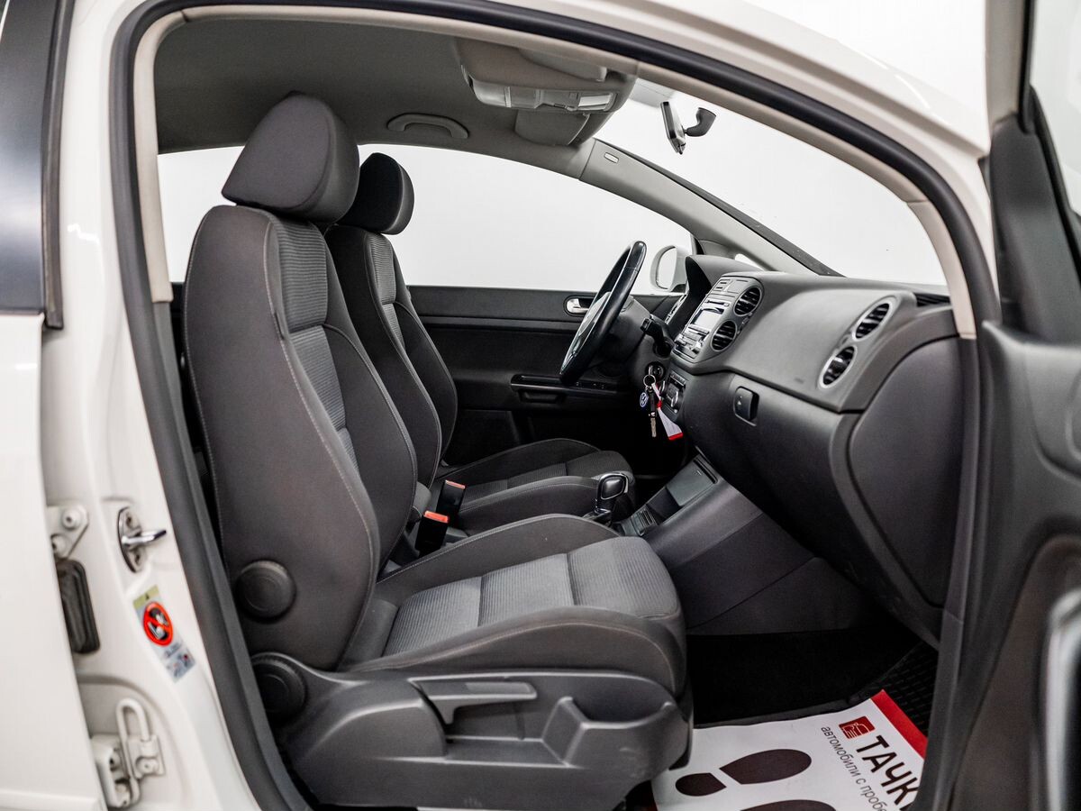 Volkswagen Golf Plus 2012 - фото автомобиля