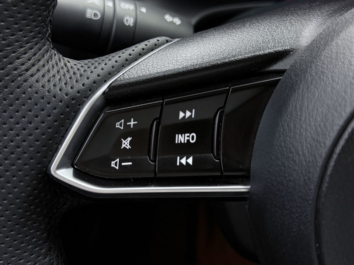 Mazda CX-4 2023 - фото автомобиля