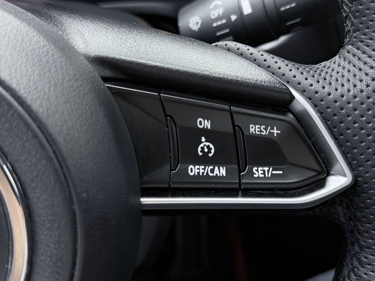 Mazda CX-4 2023 - фото автомобиля