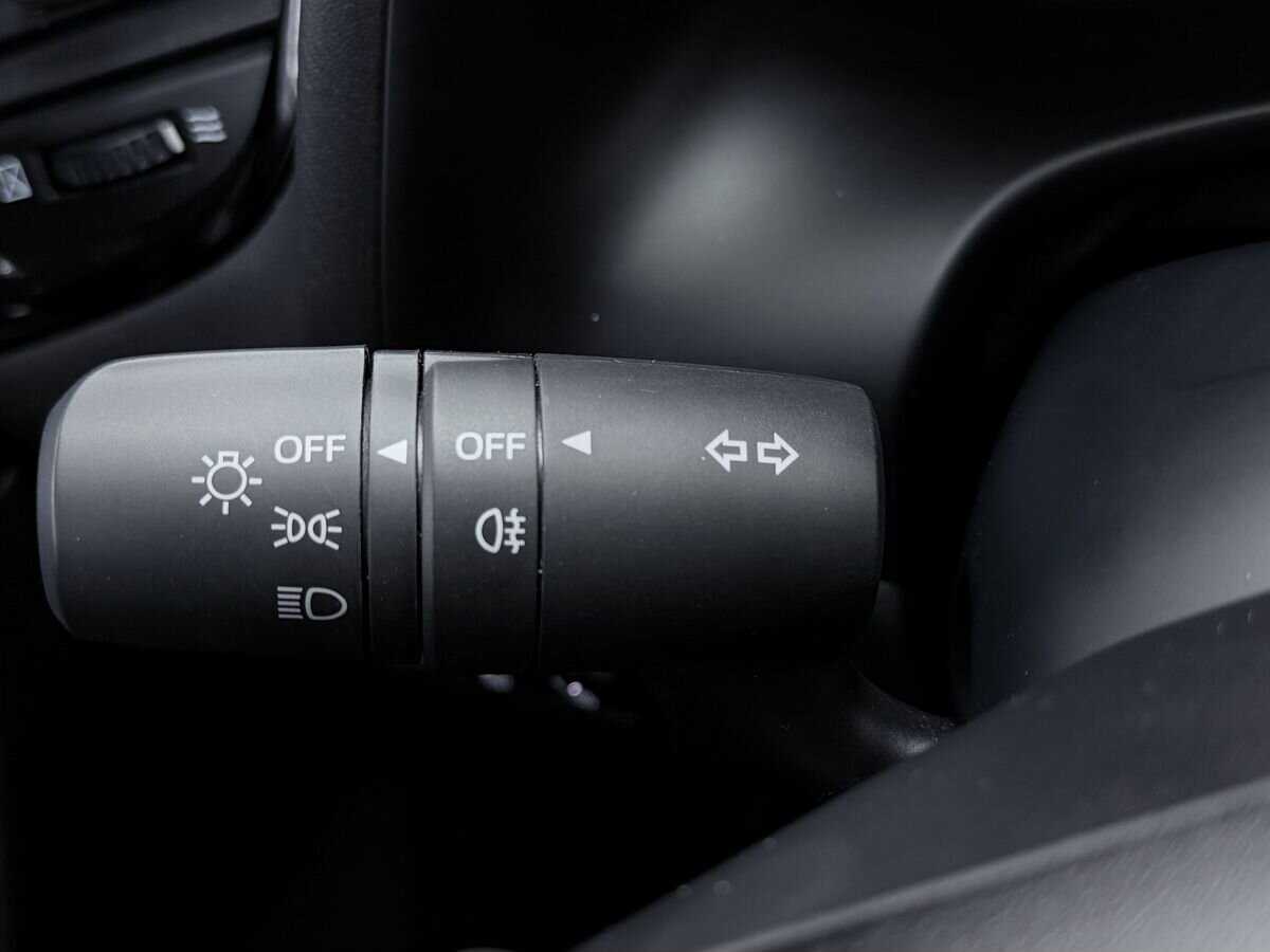 Mazda CX-4 2023 - фото автомобиля