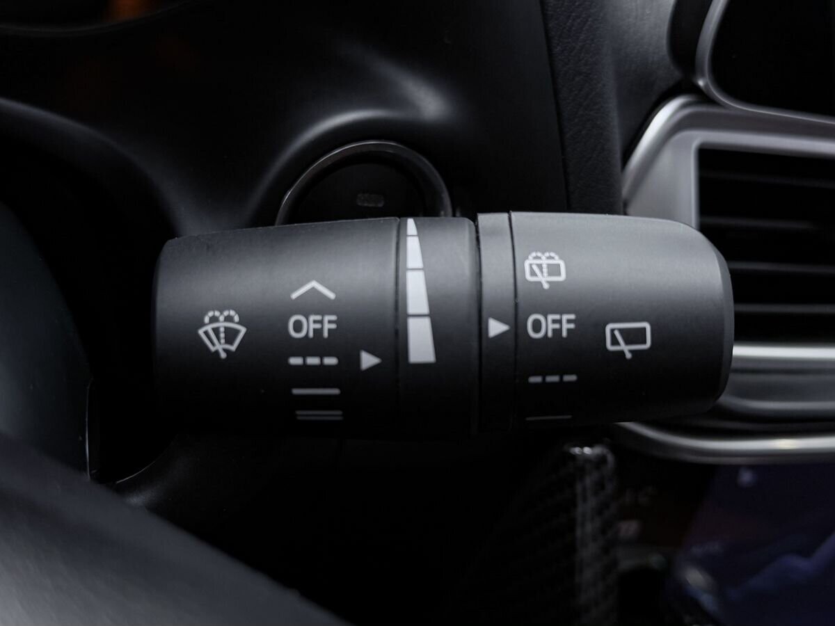 Mazda CX-4 2023 - фото автомобиля