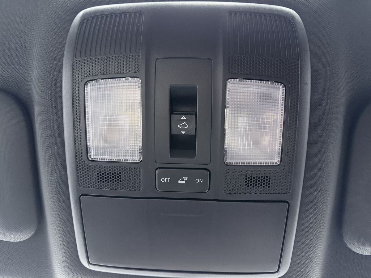 Mazda CX-4 2023 - фото автомобиля