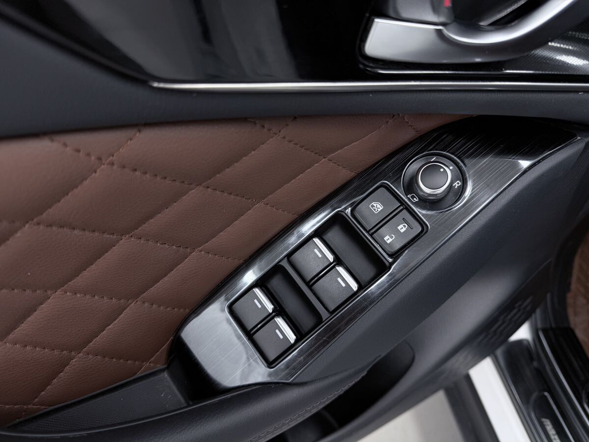 Mazda CX-4 2023 - фото автомобиля