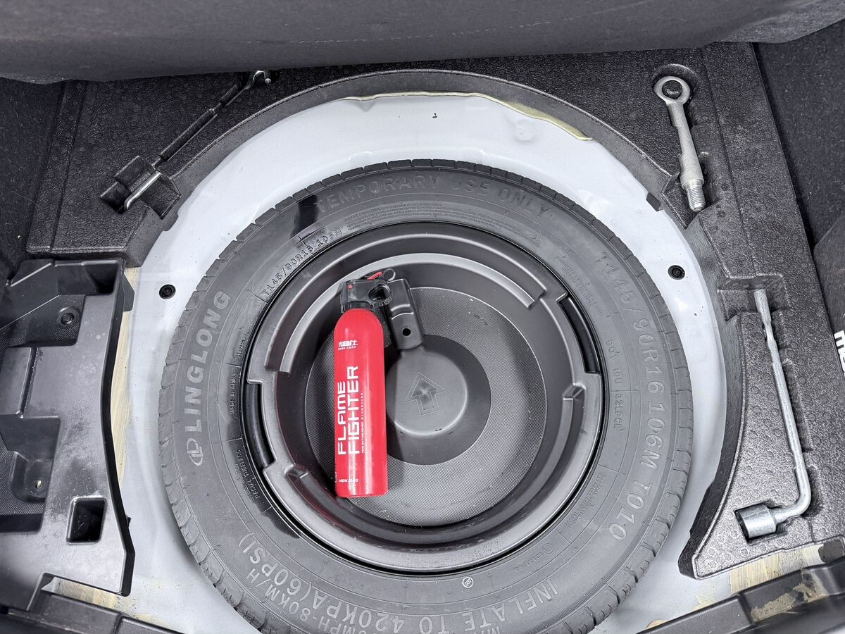 Mazda CX-4 2023 - фото автомобиля