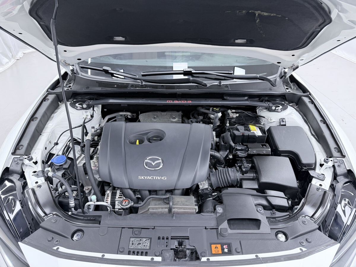 Mazda CX-4 2023 - фото автомобиля