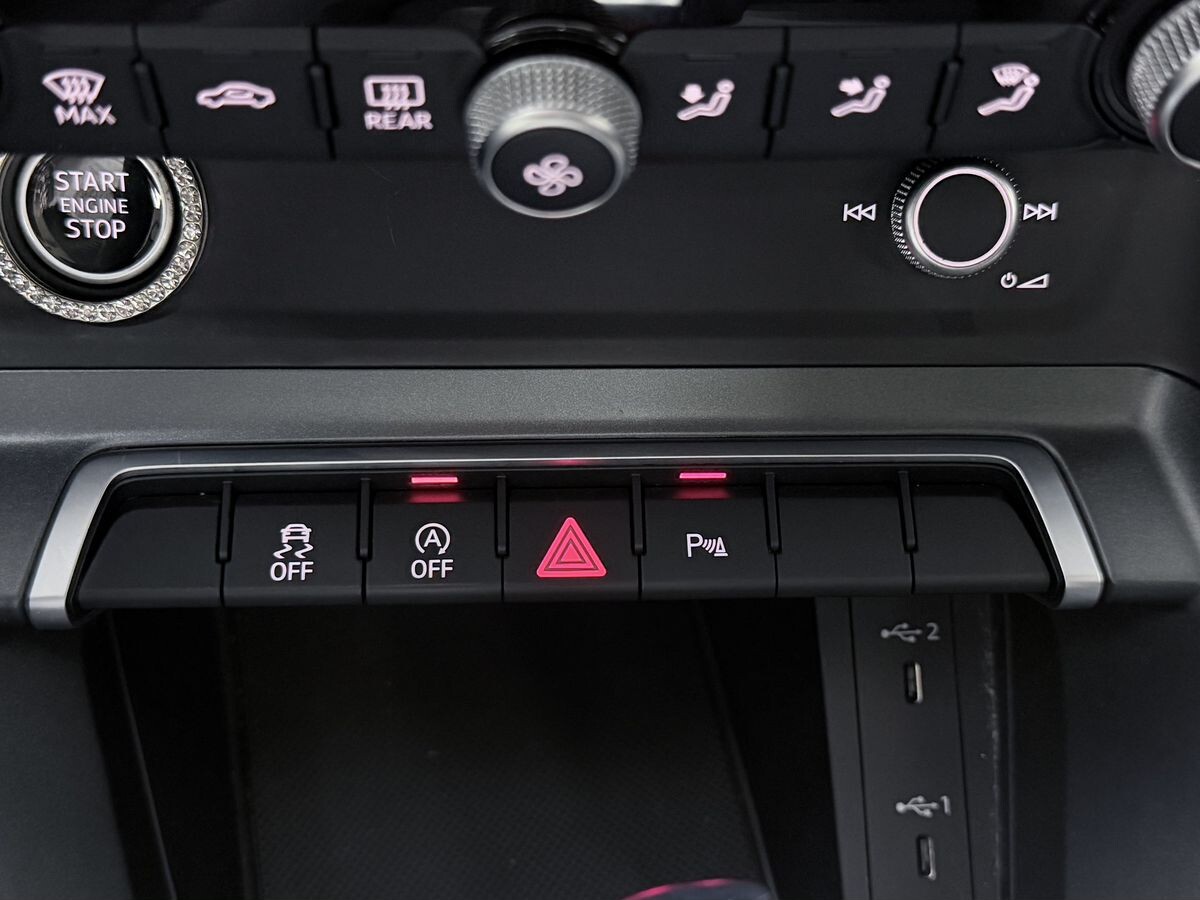 Audi Q3 Sportback 2022 - фото автомобиля