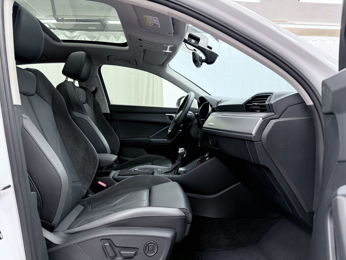 Audi Q3 Sportback 2022 - фото автомобиля