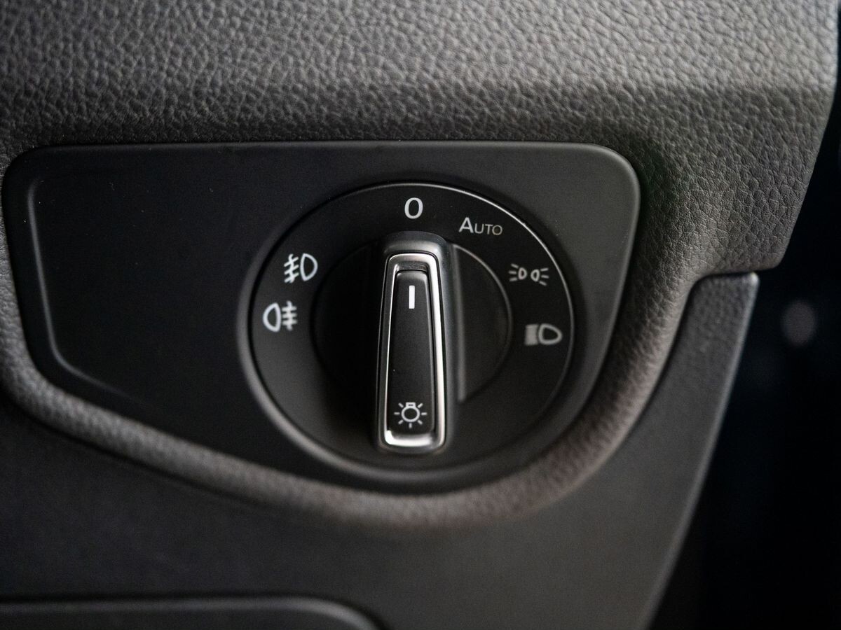 Volkswagen Touran 2015 - фото автомобиля