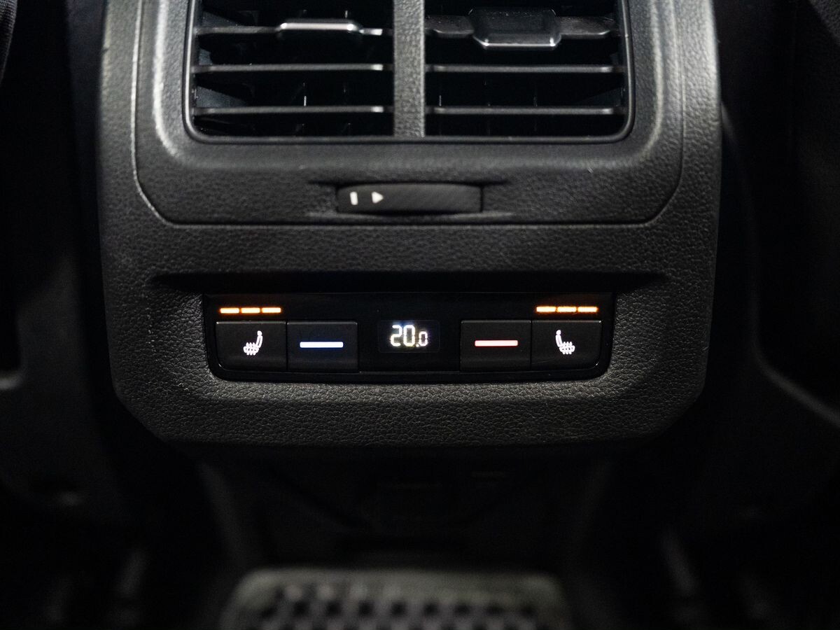 Volkswagen Touran 2015 - фото автомобиля