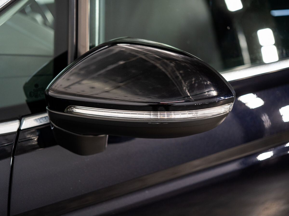 Volkswagen Touran 2015 - фото автомобиля