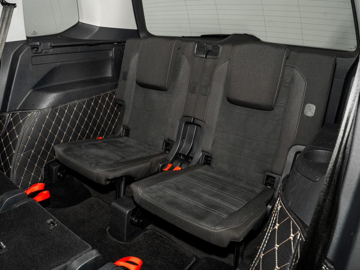 Volkswagen Touran 2015 - фото автомобиля