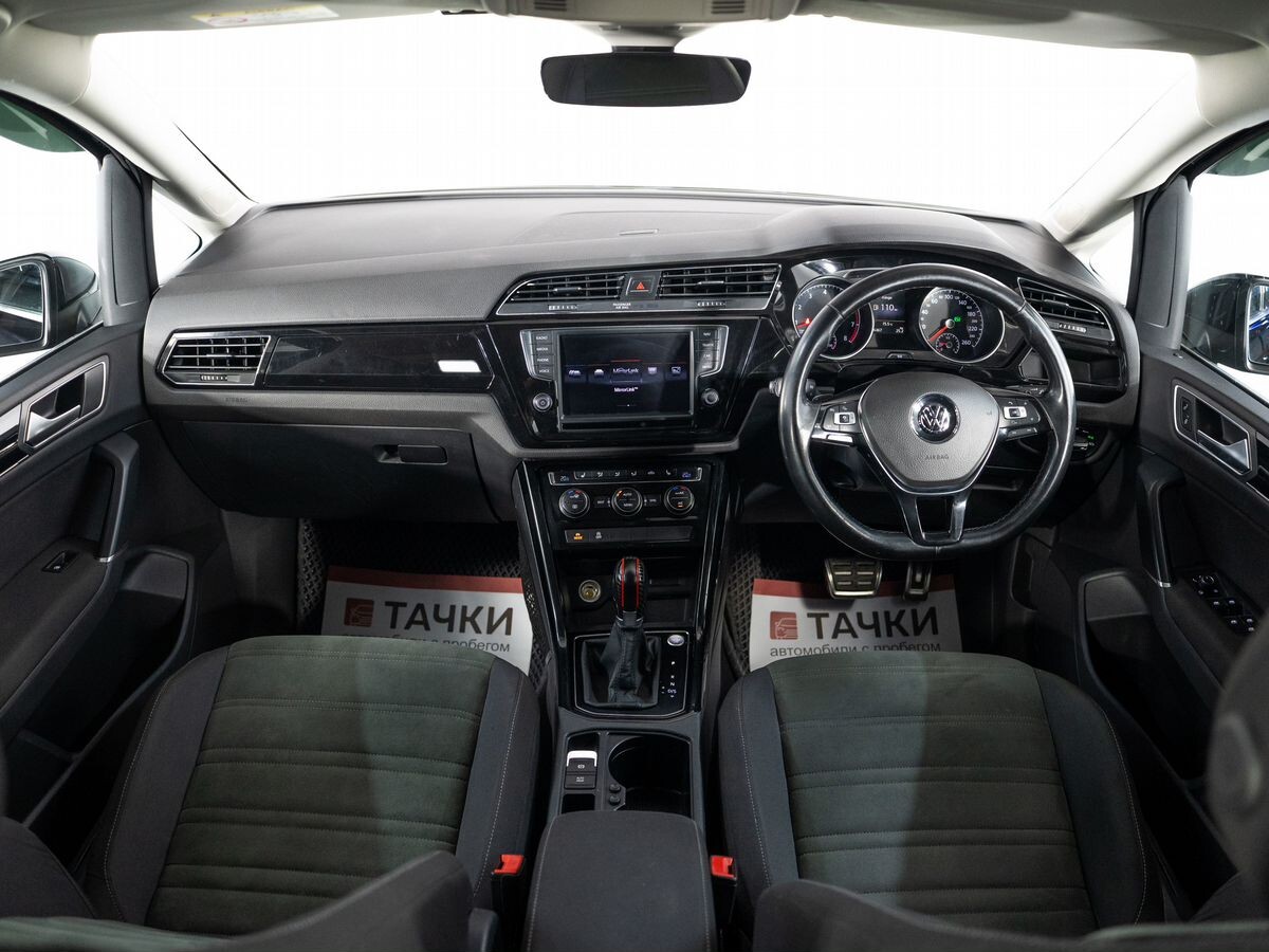 Volkswagen Touran 2015 - фото автомобиля