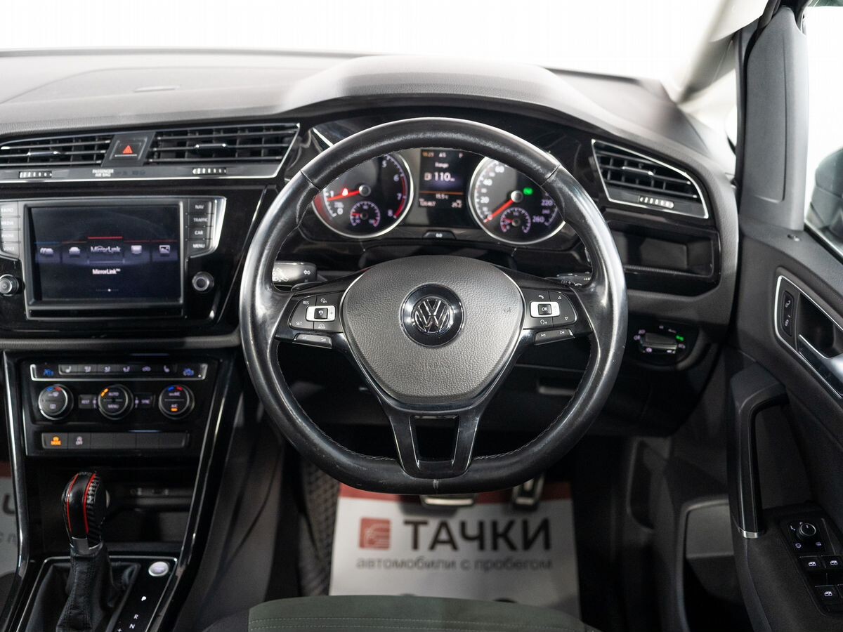 Volkswagen Touran 2015 - фото автомобиля