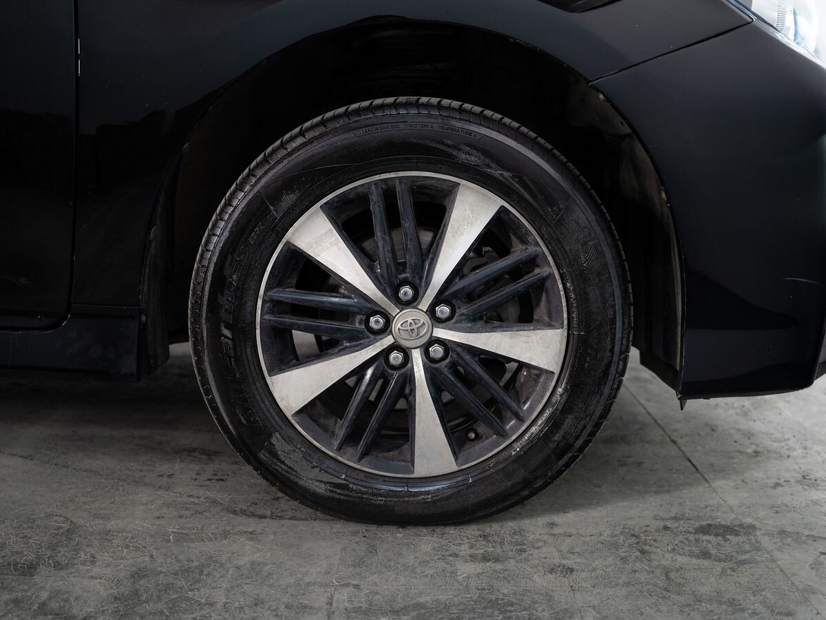 Toyota Wish 2016 - фото автомобиля