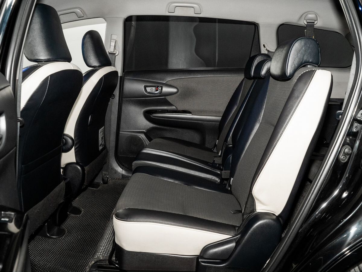 Toyota Wish 2016 - фото автомобиля