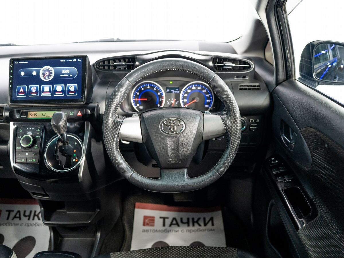 Toyota Wish 2016 - фото автомобиля