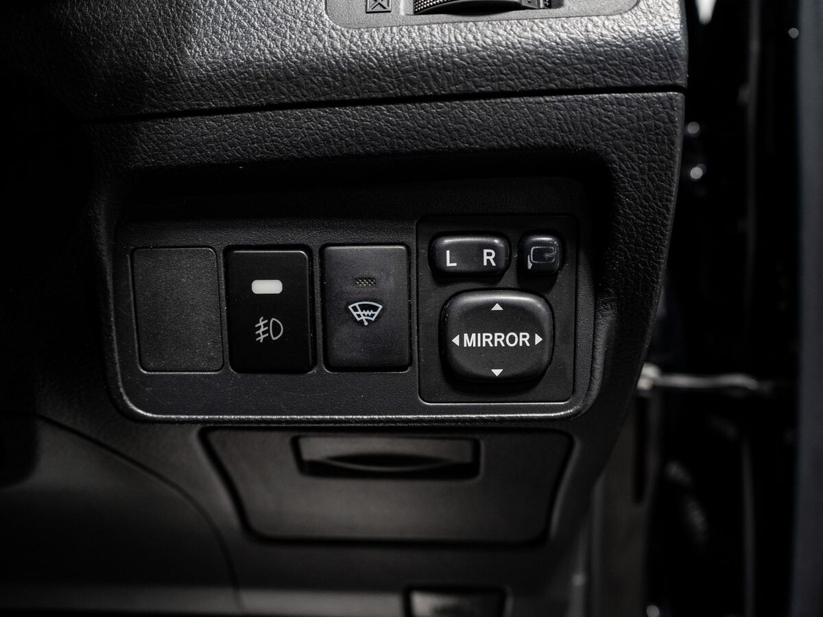 Toyota Corolla Fielder 2009 - фото автомобиля