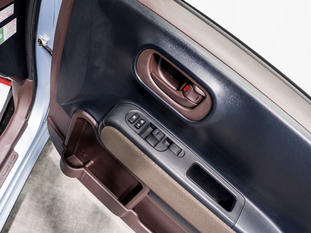 Toyota Spade 2013 - фото автомобиля