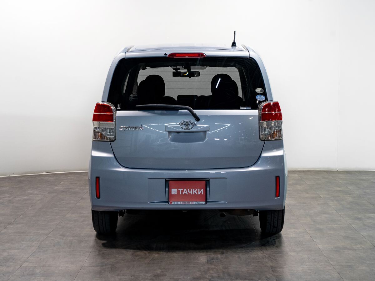 Toyota Spade 2013 - фото автомобиля