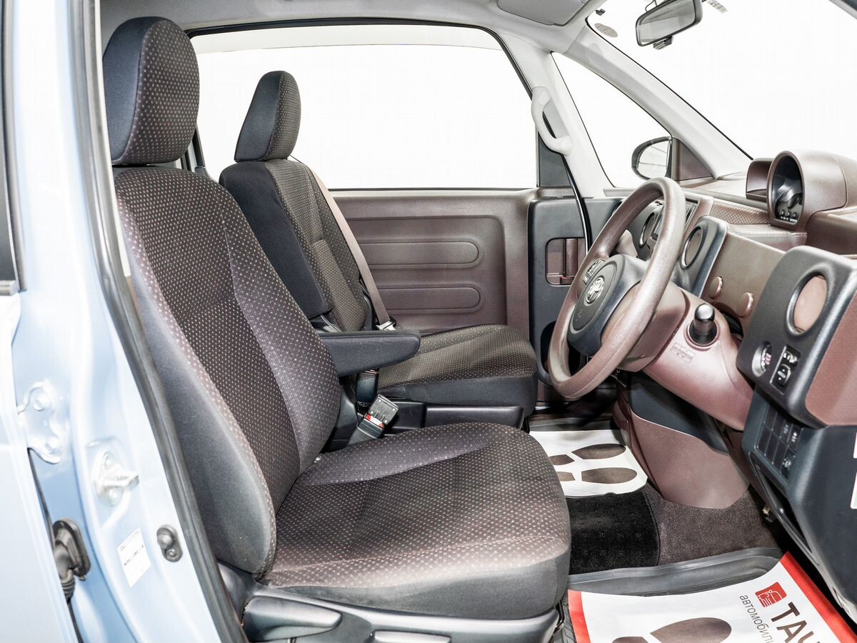 Toyota Spade 2013 - фото автомобиля