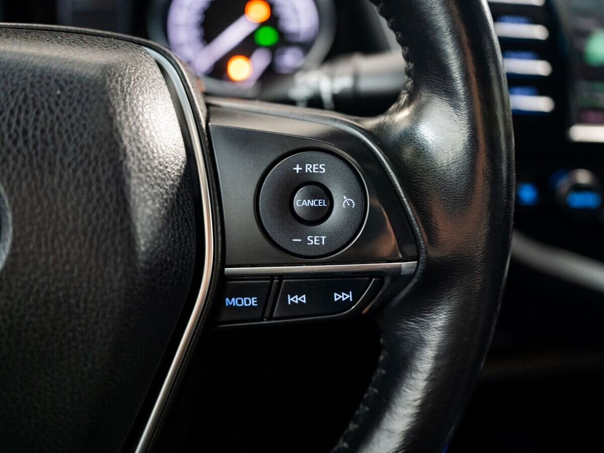 Toyota Camry 2018 - фото автомобиля