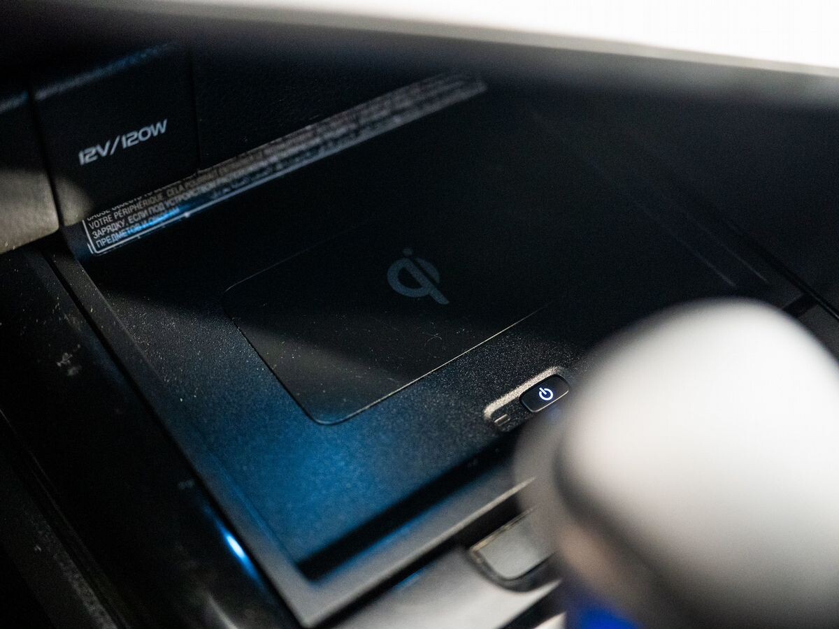 Toyota Camry 2018 - фото автомобиля