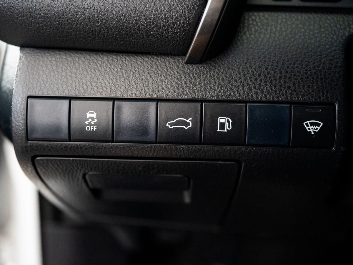 Toyota Camry 2018 - фото автомобиля