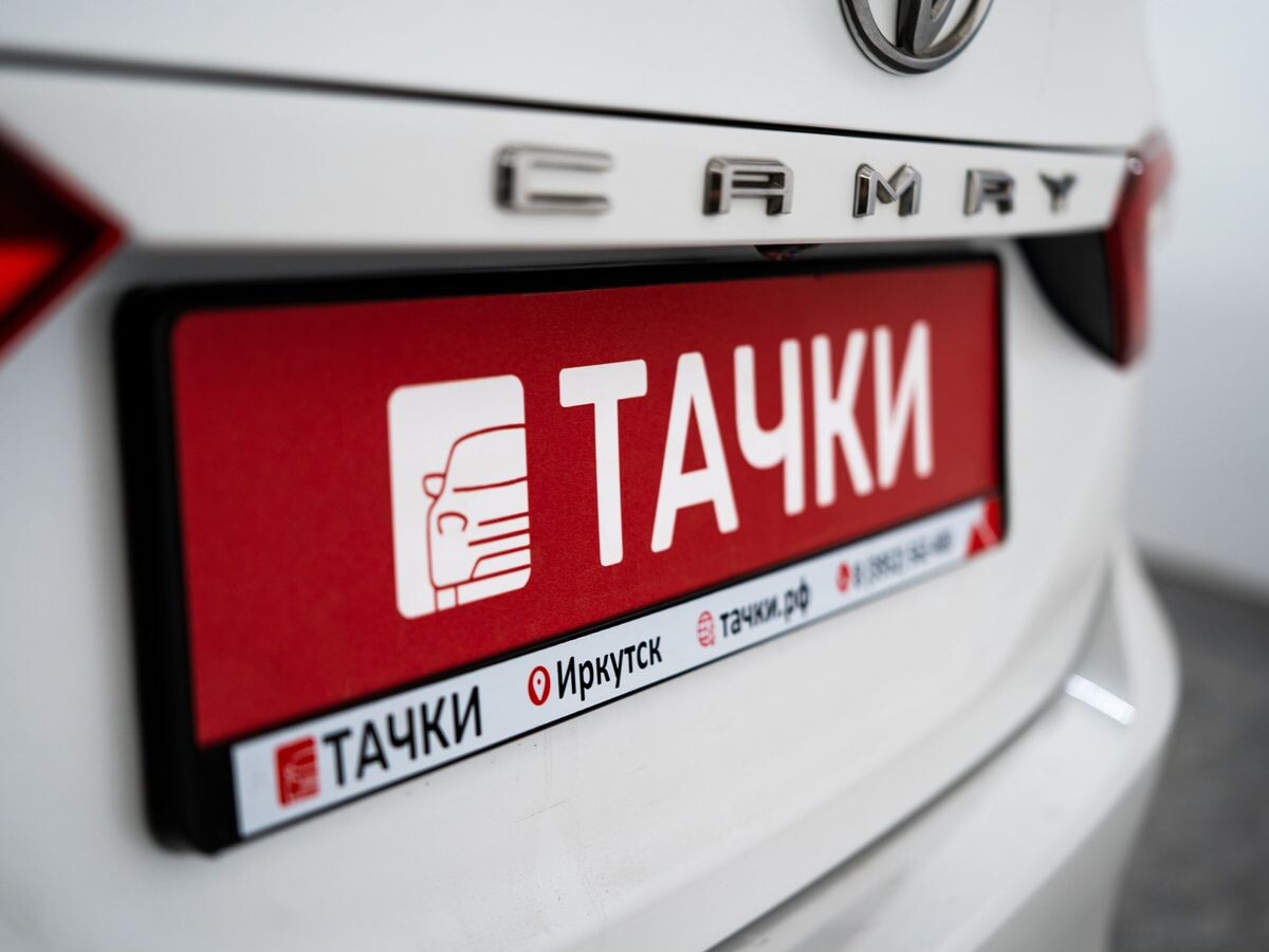 Toyota Camry 2018 - фото автомобиля