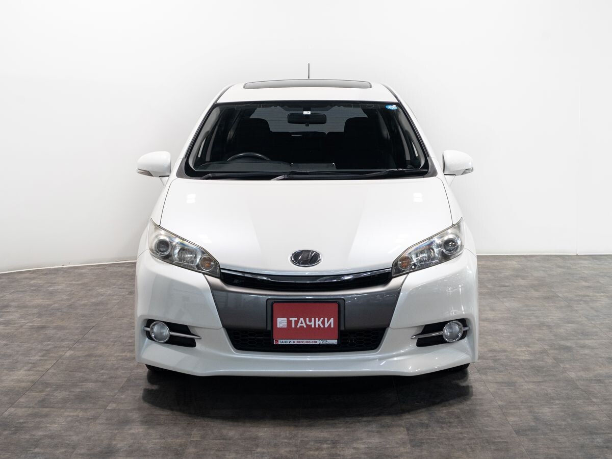 Toyota Wish 2013 - фото автомобиля