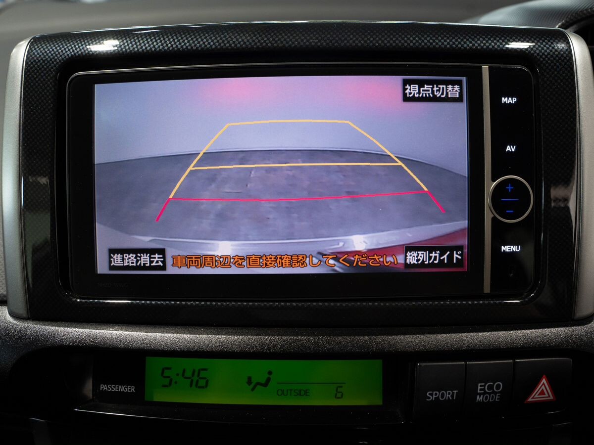 Toyota Wish 2013 - фото автомобиля