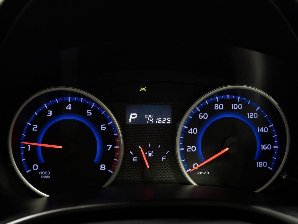 Toyota Wish 2013 - фото автомобиля