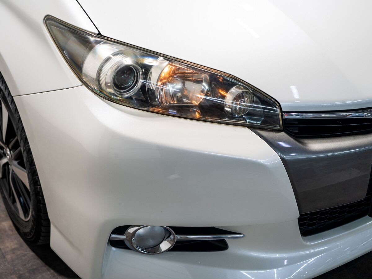 Toyota Wish 2013 - фото автомобиля