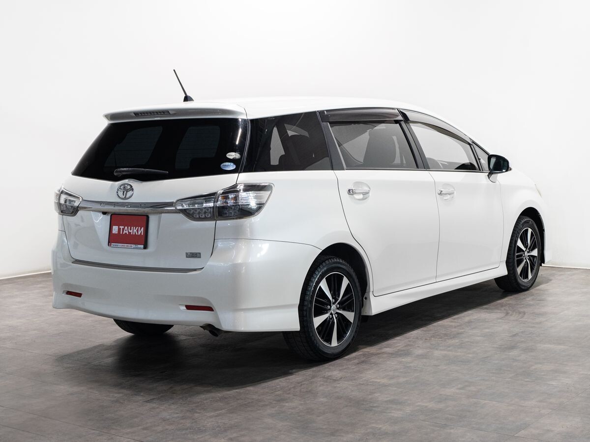 Toyota Wish 2013 - фото автомобиля