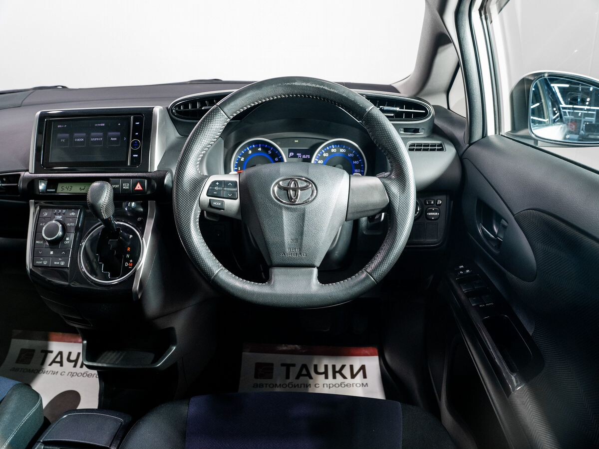 Toyota Wish 2013 - фото автомобиля