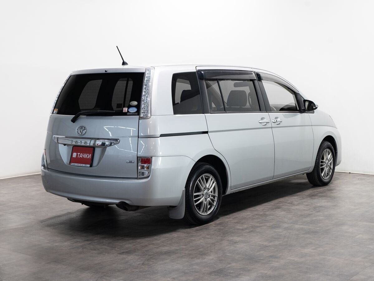 Toyota Isis 2014 - фото автомобиля