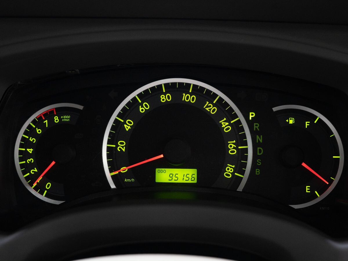 Toyota Isis 2014 - фото автомобиля