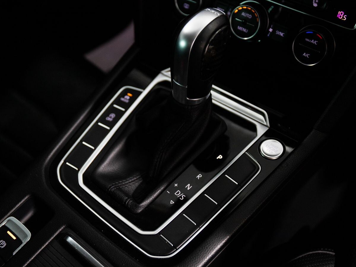 Volkswagen Passat 2017 - фото автомобиля