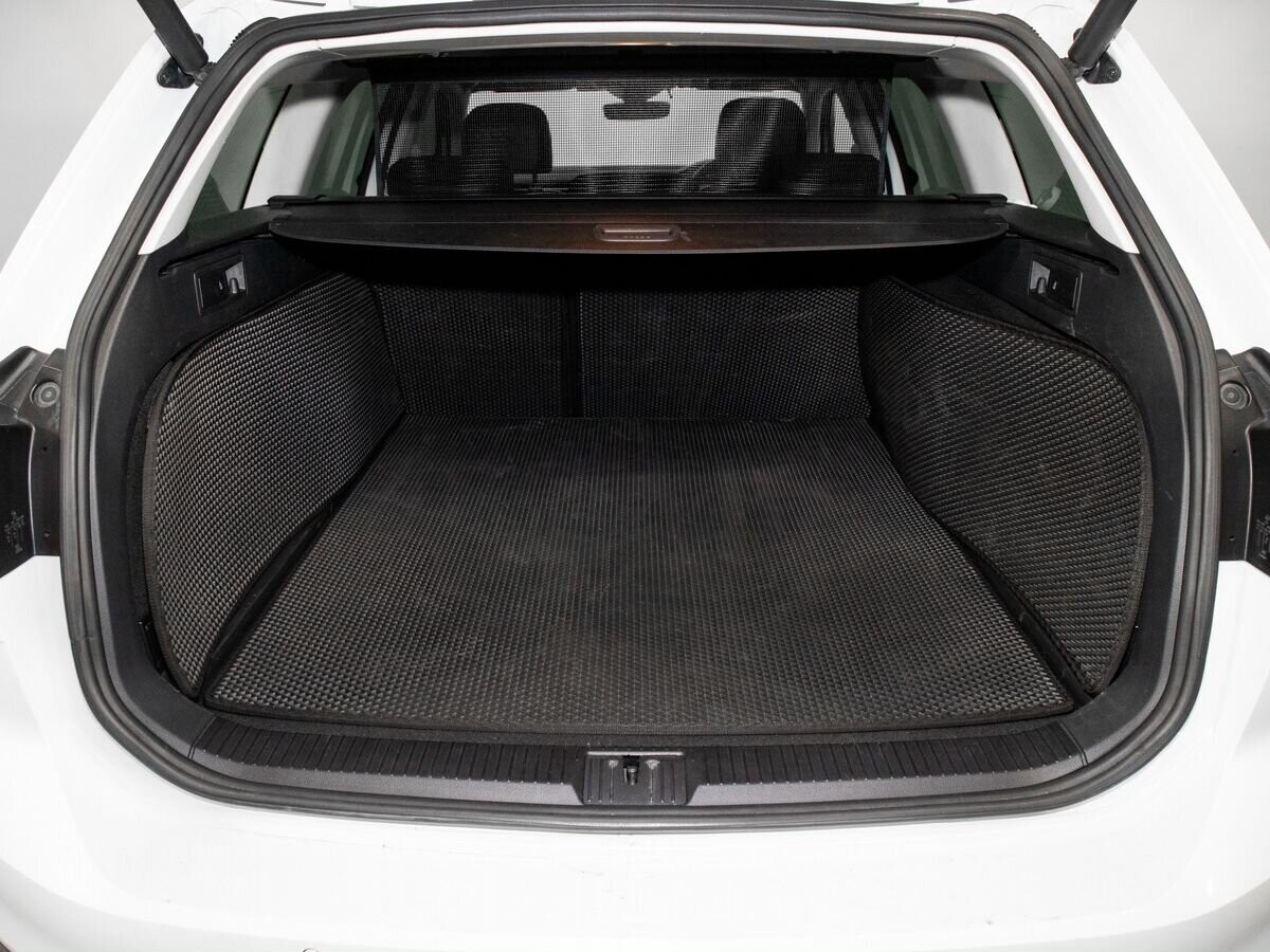 Volkswagen Passat 2017 - фото автомобиля