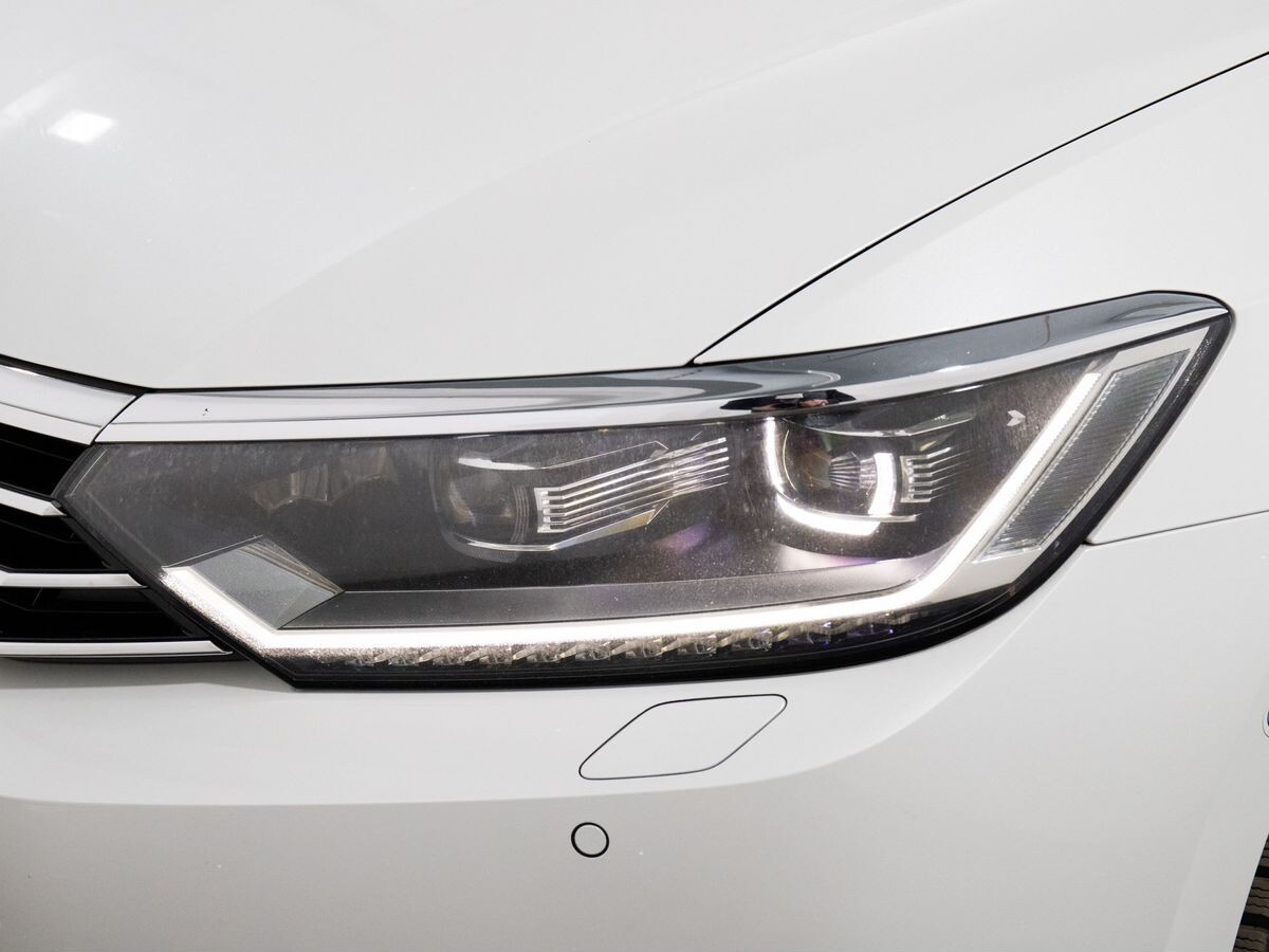 Volkswagen Passat 2017 - фото автомобиля