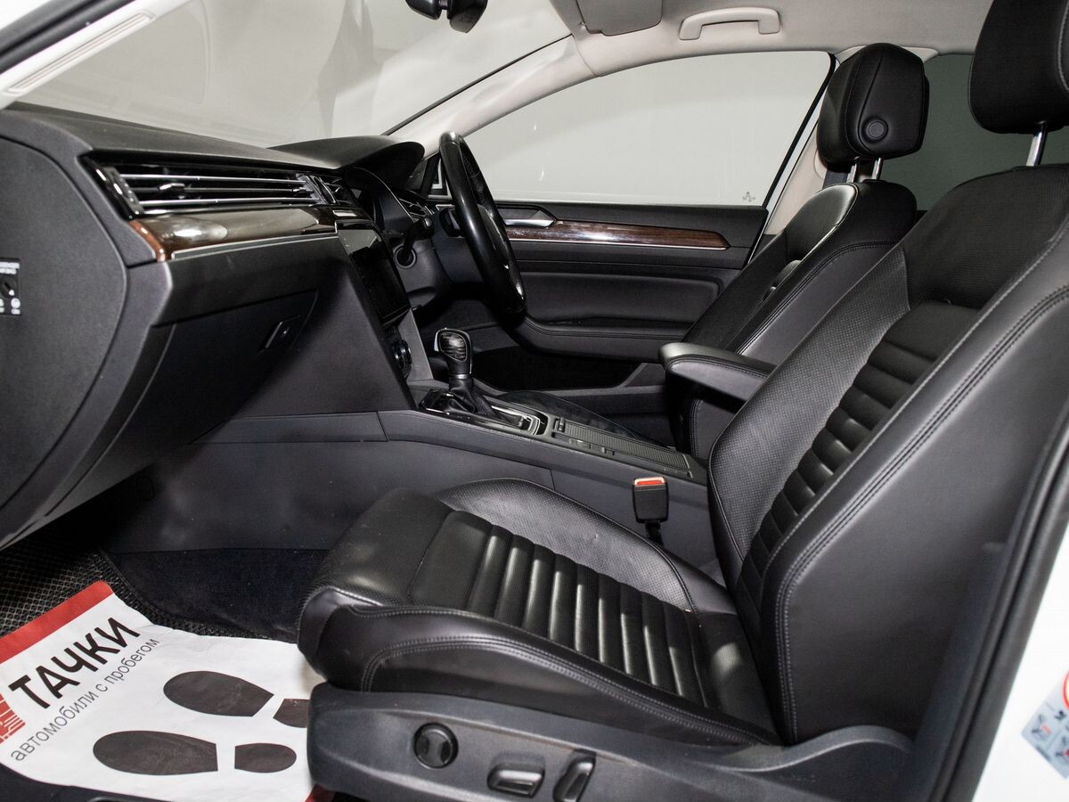 Volkswagen Passat 2017 - фото автомобиля