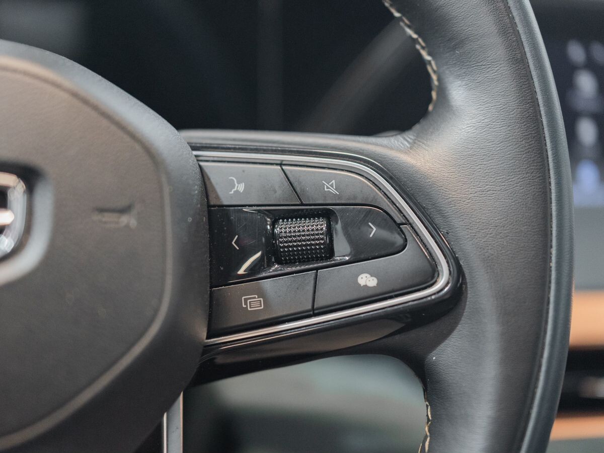 Geely Monjaro 2022 - фото автомобиля