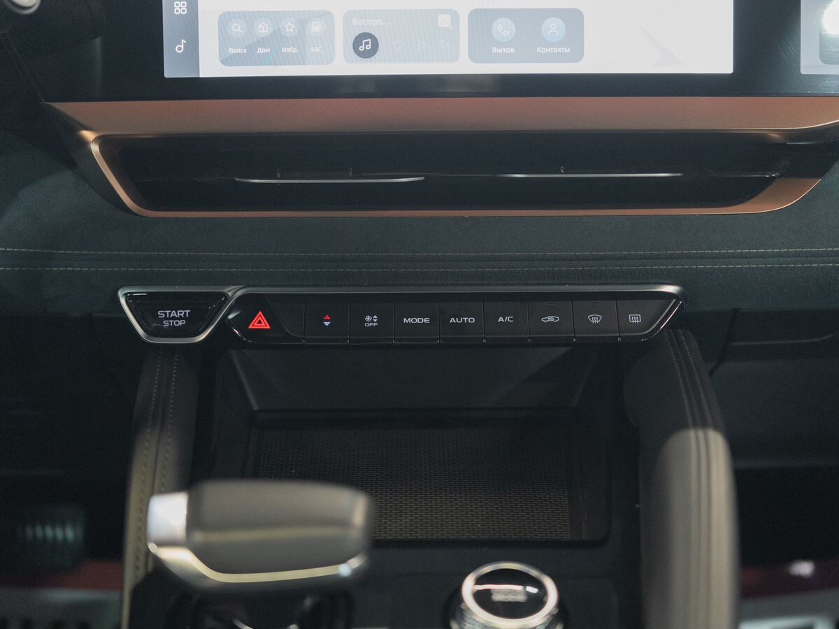 Geely Monjaro 2022 - фото автомобиля