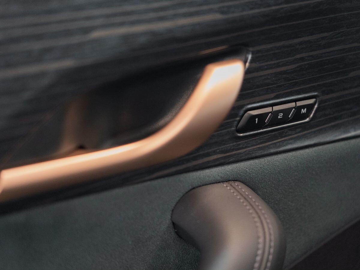 Geely Monjaro 2022 - фото автомобиля